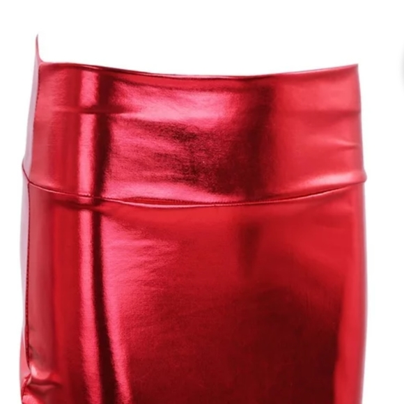 Women's mini skirt, metallic liquid shiny red - Picture 2 of 6